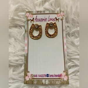 Gold color horseshoe small earrings